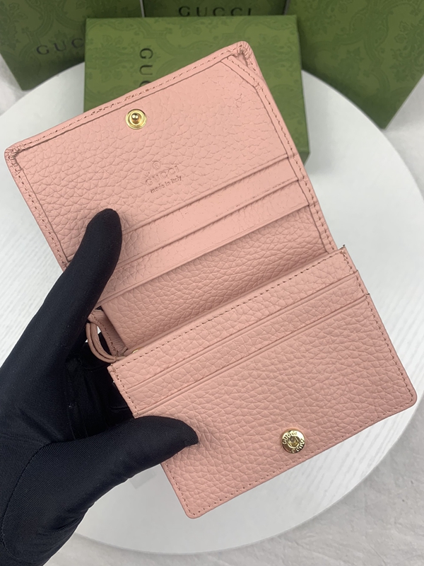 グッチ財布コピー内部構造